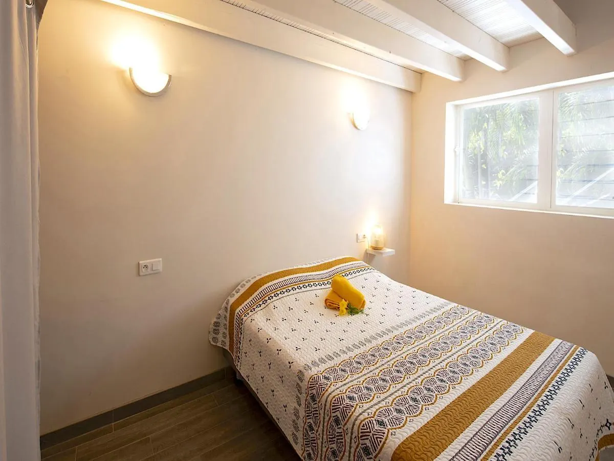 Villa Pinel Cul de Sac 0*,